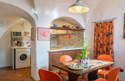 Cipressa House | Wonderful private villa for 4 people with A/C, WIFI, TV and terrace