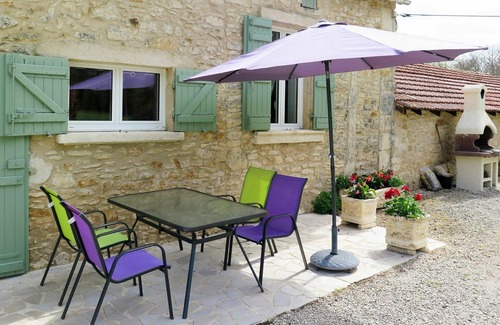 Blanquefort-sur-Briolance Villa | Wonderful private villa for 5 people with private pool, A/C, WIFI, TV, terrace and pets allowed