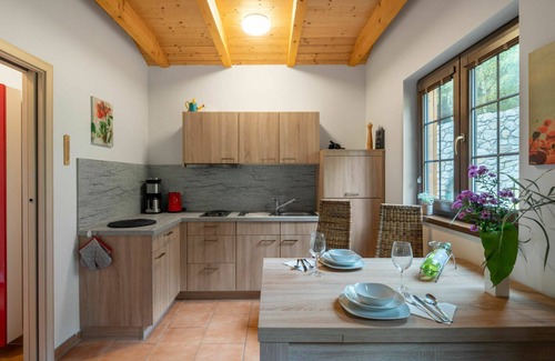Becov nad Teplou House | Wonderful private villa for 4 people with WIFI, TV and patio