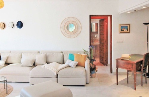 Bell Horizo House | Wonderful private villa for 10 people with WIFI, A/C, private pool, TV, patio and parking