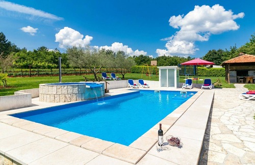 Rakotule House | Wonderful private villa for 10 guests with A/C, private pool, WIFI, TV, terrace and pets allowed