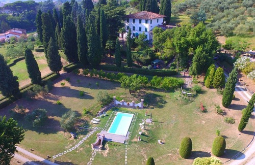 Uzzano Villa | Wonderful private villa for 10 guests with A/C, private pool, WIFI, TV and pets allowed