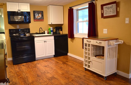 Petersburg Cottage | Wonderful "Ranch House" near the Ark Encounter and Creation Museum