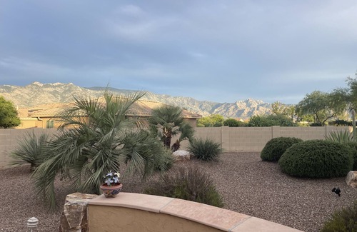 Saddlebrooke House | Wonderful Saddlebrooke Sola.located within walking distance of Desertview!