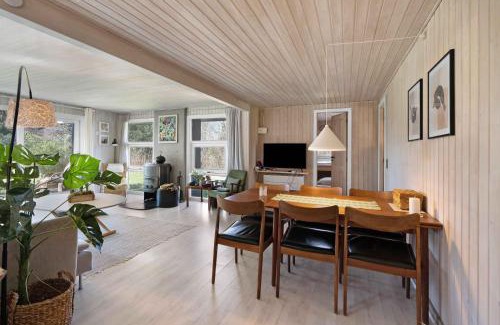 Smidstrup Strand House | Wonderful Summer House Near The Sea