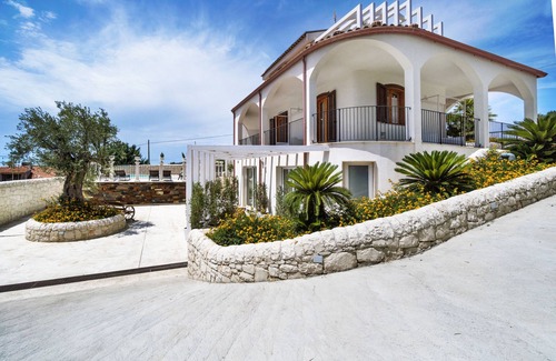 Marina di Ragusa Villa | Wonderful Villa with Swimming Pool and Unforgettable Sea View