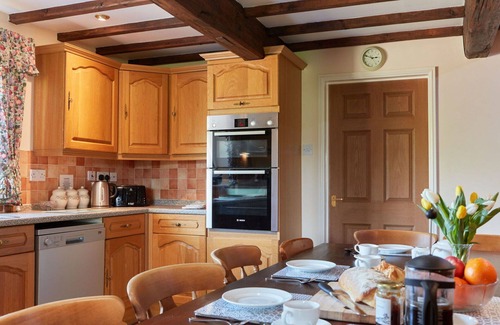 Dalbury Lees House | Wonderful villa for 14 guests with WIFI and TV