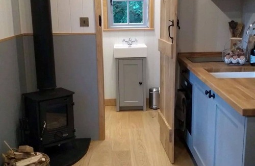 Steyning House | Wonderful villa for 2 guests with WIFI and terrace