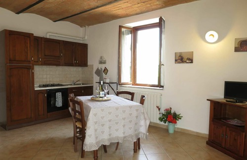 Magliano in Toscana Villa | Wonderful villa for 6 guests with A/C, TV, patio, pets allowed and parking