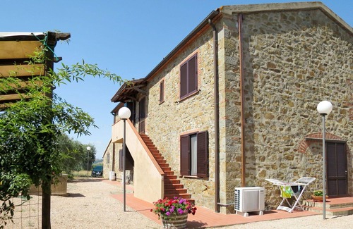 Magliano in Toscana Villa | Wonderful villa for 6 guests with A/C, TV, patio, pets allowed and parking