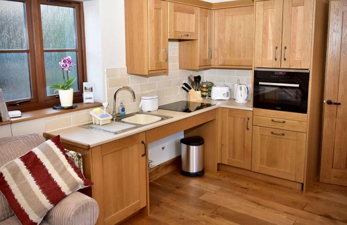 Wollerton House | Wonderful villa for 3 people with TV and pets allowed