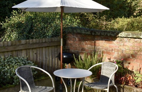Wollerton House | Wonderful villa for 3 people with TV and pets allowed