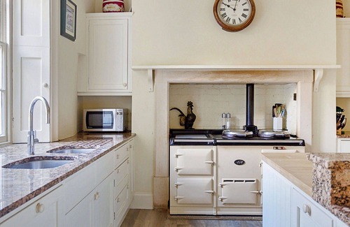 Tormarton House | Wonderful villa for 16 people with WIFI, pool
