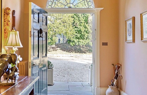 Tormarton House | Wonderful villa for 16 people with WIFI, pool
