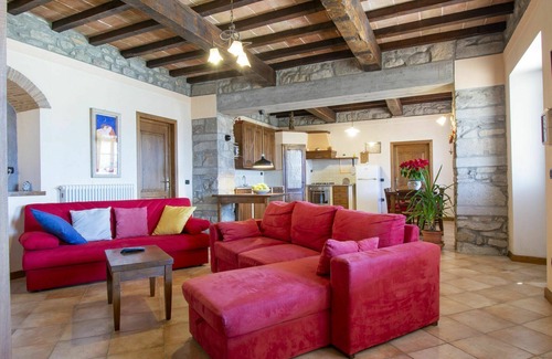 Caprignana Villa | Wonderful villa for 8 people with private pool, WIFI, TV and patio