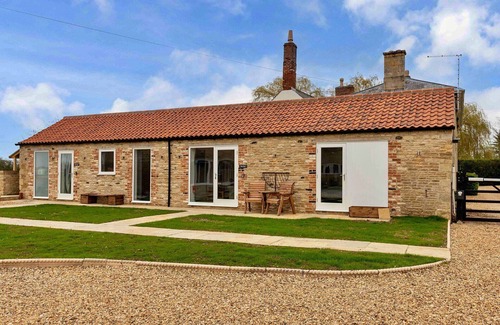 Thurlby House | Wonderful villa for 2 guests with WIFI, terrace and pets allowed