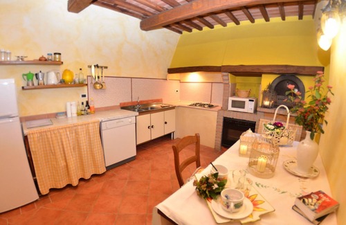 Massa e Cozzile Villa | Wonderful villa for 6 people with private pool, internet, TV, patio and pets allowed
