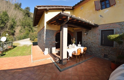 Massa e Cozzile Villa | Wonderful villa for 6 people with private pool, internet, TV, patio and pets allowed