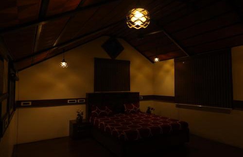 Coimbatore Villa | Wood House Near Isha And Karunya University by Shivalaya
