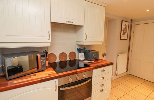 Haltwhistle Cottage | WOODCUTTERS COTTAGE, family friendly, with open fire in Haltwhistle