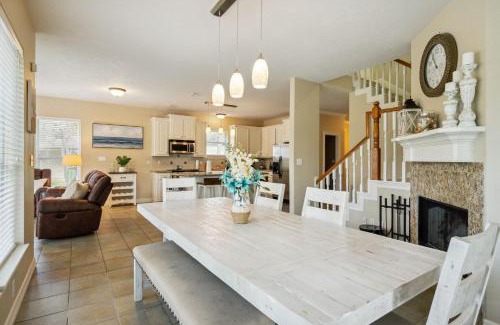 Cape Royale House | Wooded Lake Retreat home
