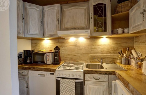 Champoly Cottage | Wooden cottage with natural pool, 3 rooms with private terraces