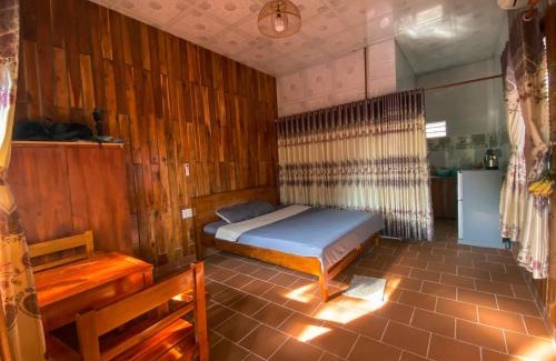 Ong Lang Ski Chalet | Wooden style bungalow have kitchen