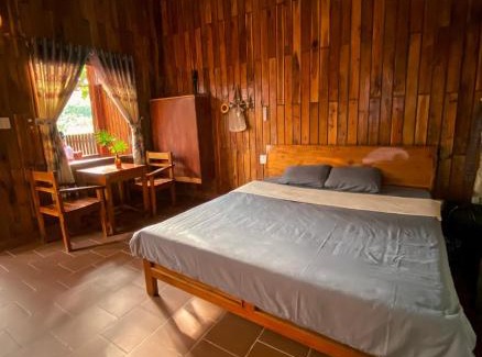Ong Lang Ski Chalet | Wooden style bungalow have kitchen