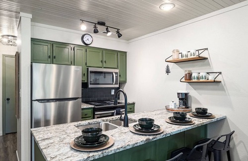 Branson West Condo | Woodland Landing🌲 Pool 💦 Silver Dollar City🎢