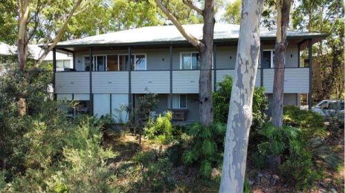 Macmasters Beach House | 'Woodlands at Beachview' by HolidayCo