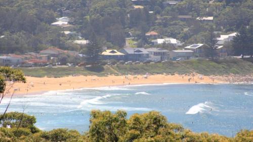 Macmasters Beach House | 'Woodlands at Beachview' by HolidayCo