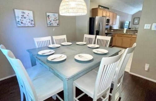 College Park House | Woodlands Retreat 3bdrm 2bath