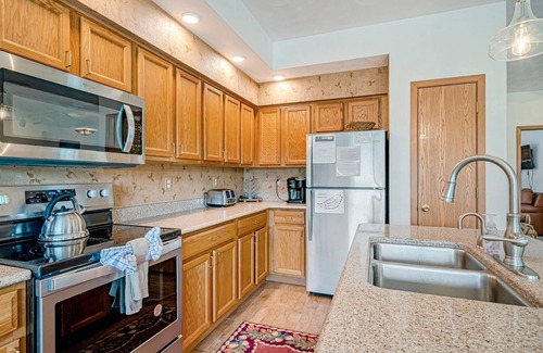 Seven Springs Condo | Woodridge at Seven Springs - Spacious & Cozy 4 BR/4 BA Mountaintop Condo!