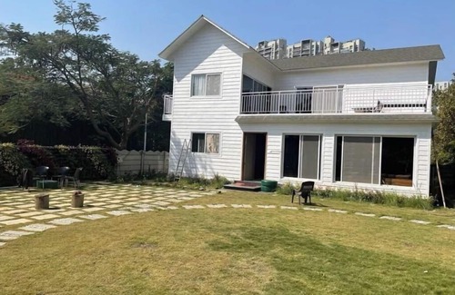 Hadapsar Apartment | Woods Villa Retreat - Suite 04