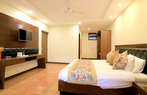 Turkaura Hotel | Woodsvilla Resort