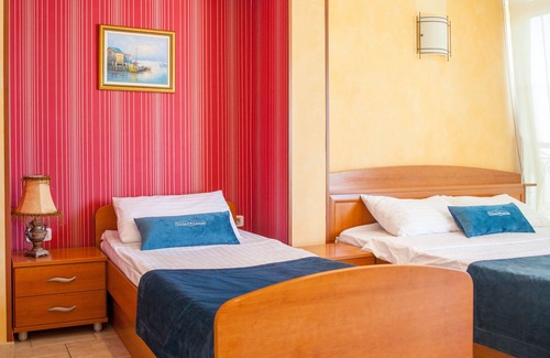 Sveti Stefan Hotel | Wool Edelweiss yellow