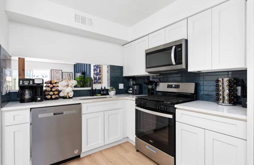 South Lamar Apartment | Work & Play Condo - Downtown Austin - SOCO