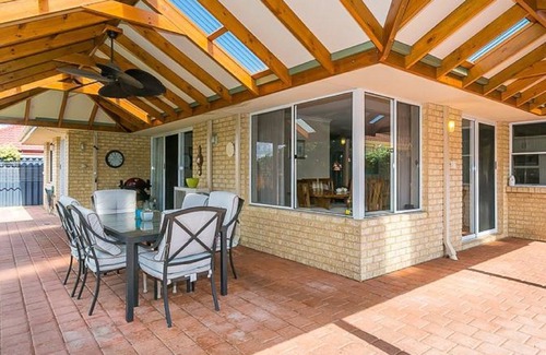 Padbury House | Working Professional Accomodation