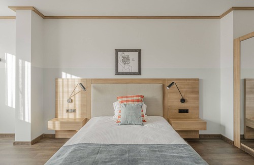 Studentski Grad Hotel | WorkNomads LAB Hotel-Coliving & Coworking