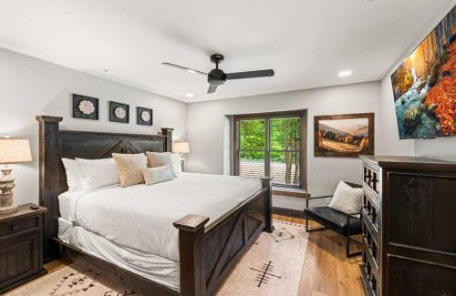 Wears Valley House | WOW! New Lodge Golf Simulator Sleeps20 Great Loc
