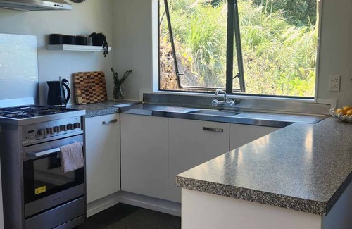 Matauri Bay House | Wow! Only a 2min walk to one of the most beautiful beaches in the tropical north