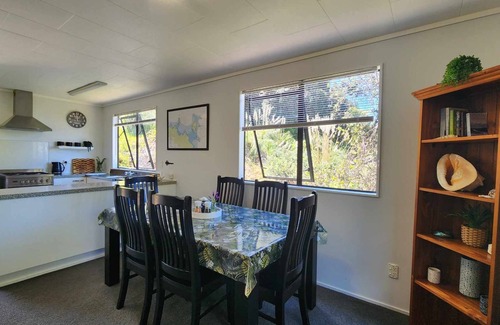 Matauri Bay House | Wow! Only a 2min walk to one of the most beautiful beaches in the tropical north