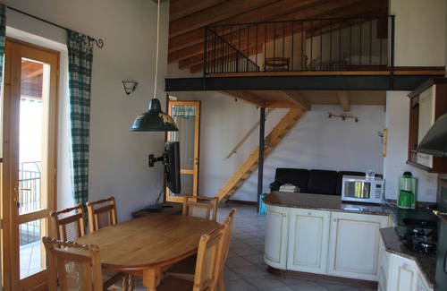 Gardola Apartment | Wunderschönes Appartement mit Traumhaften Seeblick und Gemeinschaftspool