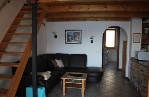 Gardola Apartment | Wunderschönes Appartement mit Traumhaften Seeblick und Gemeinschaftspool