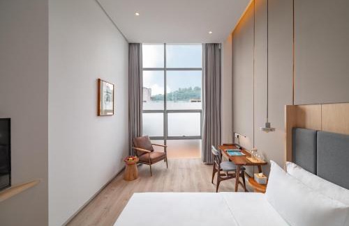 Chongqing Hotel | Wuyu Hotel - Chongqing Liangjiang Happiness Plaza & Xingfu Square & GuangdianYuan metro