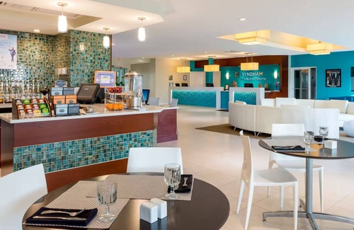 East End Resort | Wyndham Reef Resort Deluxe Beachfront Studio