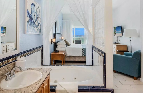 East End Resort | Wyndham Reef Resort Deluxe Beachfront Studio