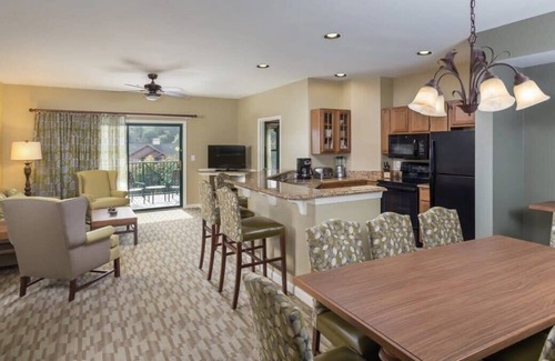 Sevierville Condo | Wyndham Smoky Mountains|2BR/2B Balcony King Suite