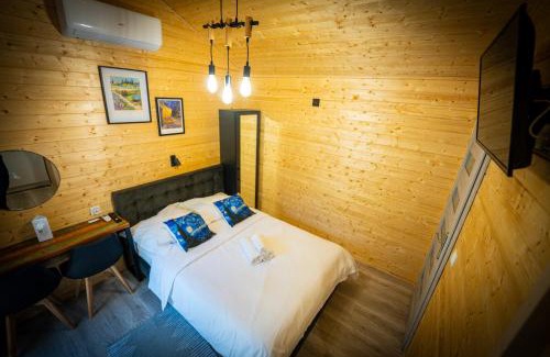 Radziejowice House | Wypoczynkowa Osada całoroczne ogrzewane domki 700m od Suntago Wręcza