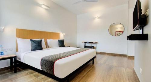 Kakkanad Hotel | Xenia, GCDA, Kakkanad